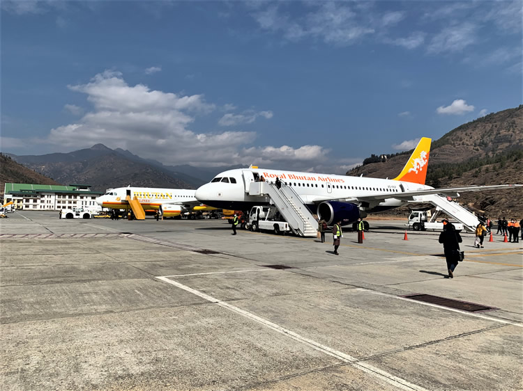 Druk Air - Royal Bhutan Airlines